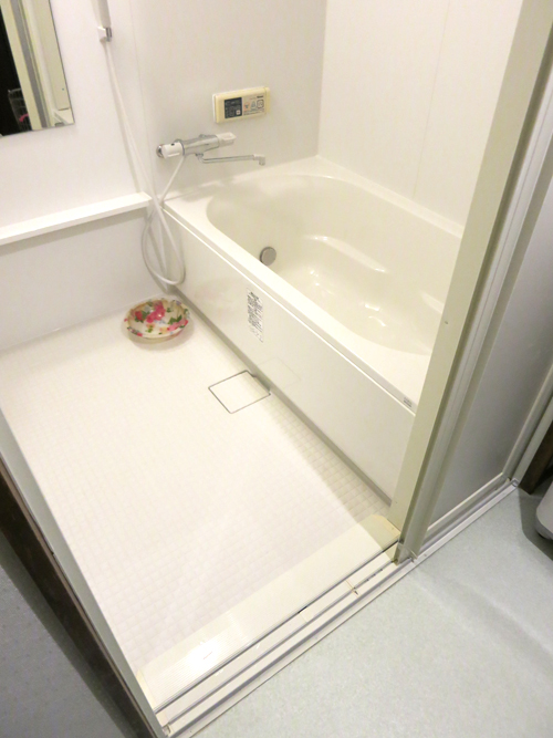 草間町 F邸 バス